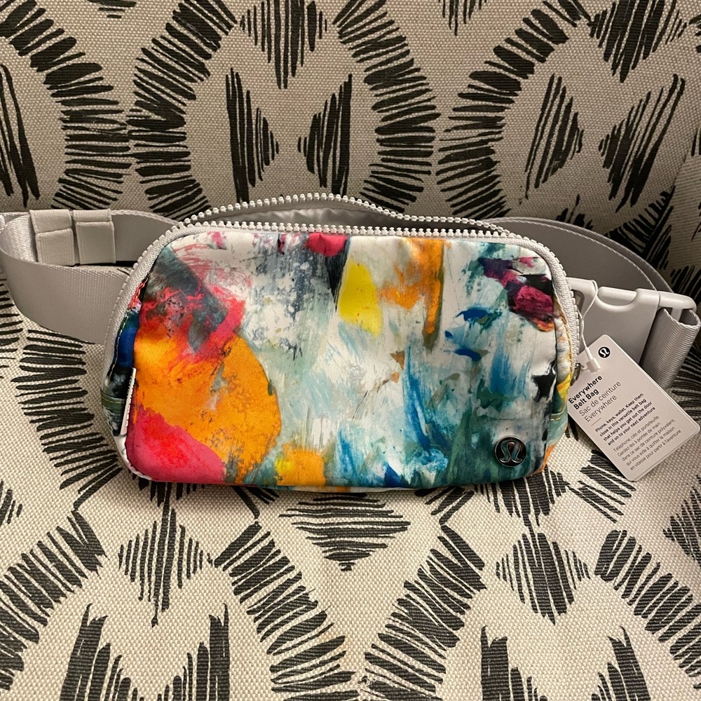 Lululemon NWT Everywhere Belt Bag